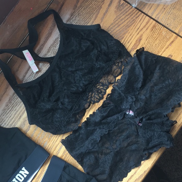 VS Pink Bundle New - Picture 3 of 8